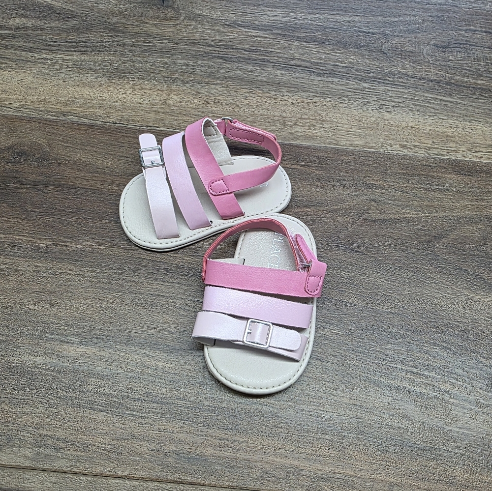 Pink Baby Girl Buckle Sandals SIZE: 3-6 Months